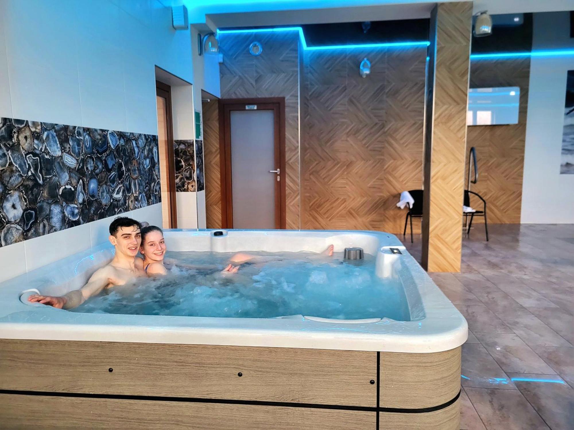 Dom Jastrzebia Z Basenem I Jacuzzi Leilighet Jastrzębia Góra Eksteriør bilde